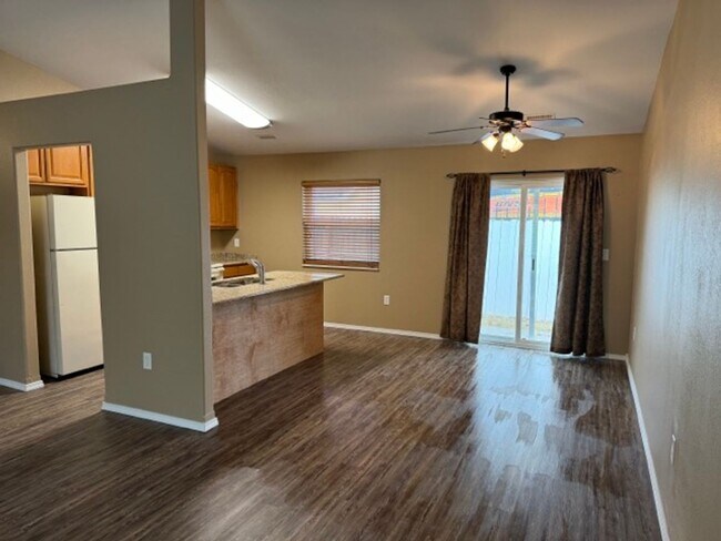 Building Photo - KU1-Broadway Duplex 1