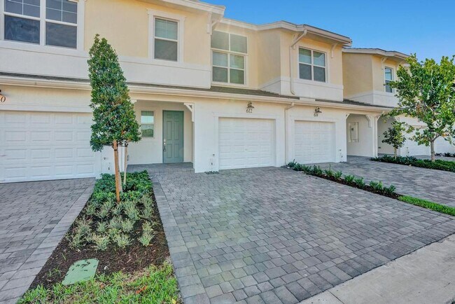 Building Photo - Gorgeous New 3 bedroom 2.5 Townhouse in Deerfield Beach, Sandpiper Pointe (2 Story)