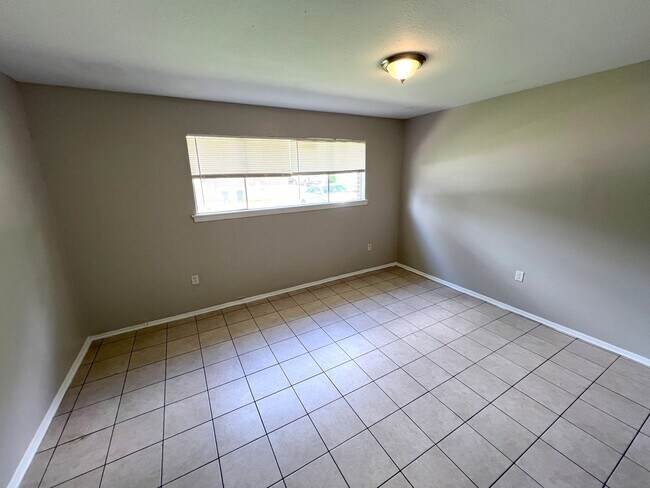 Building Photo - 6132 Pontotoc St