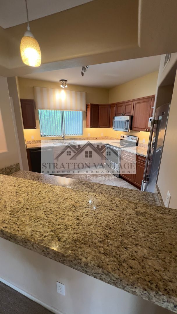 Building Photo - 1351 N Pleasant Dr