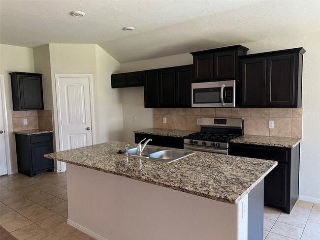 Building Photo - 6928 Cruiser Ln