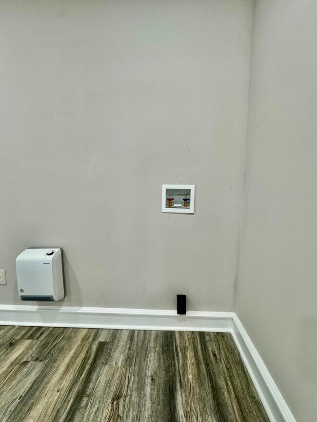 Building Photo - 4323 N 8th St