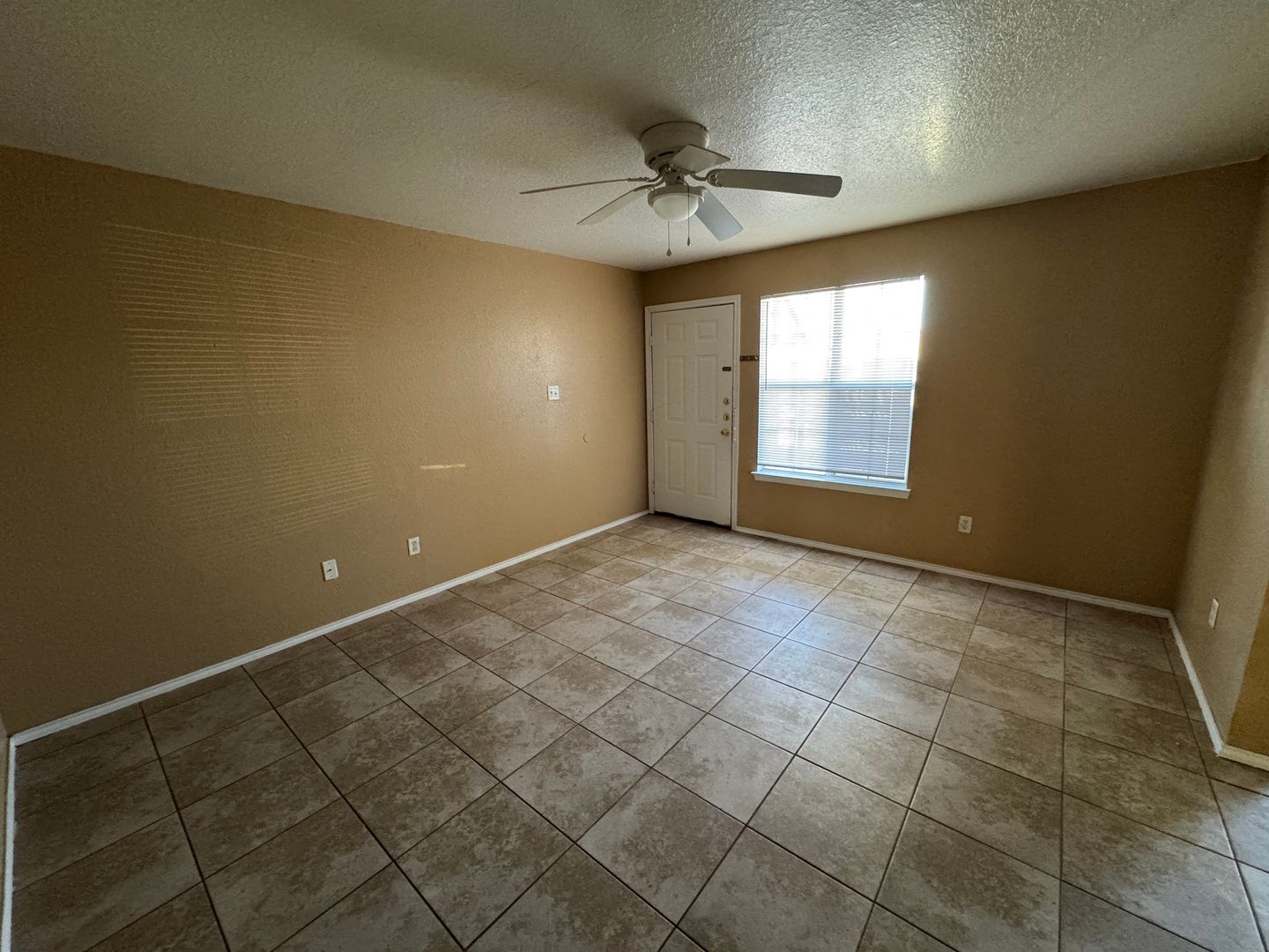 Building Photo - 3203 Toledo Dr