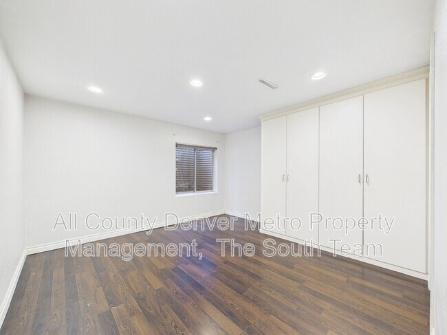 Building Photo - 11555 W 70th Pl