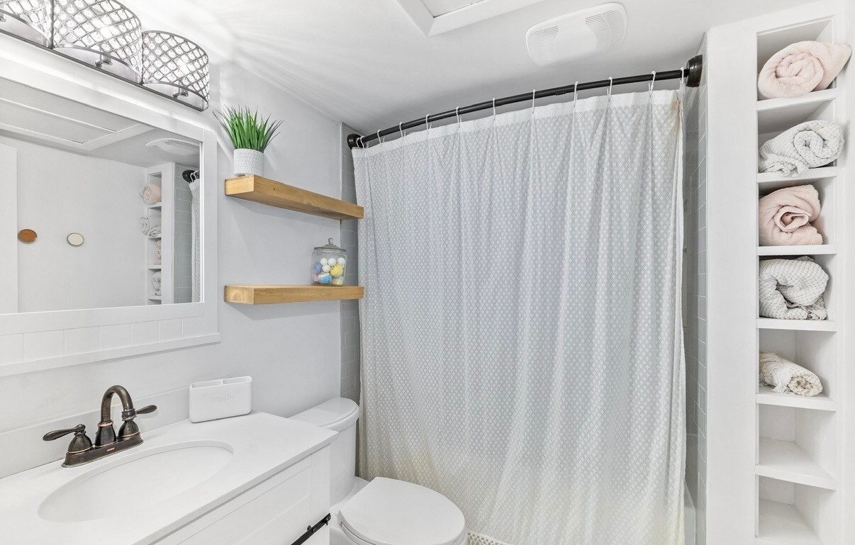 Building Photo - 600 Domenico Cir