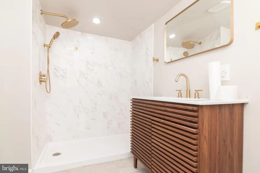 Building Photo - 107 West St