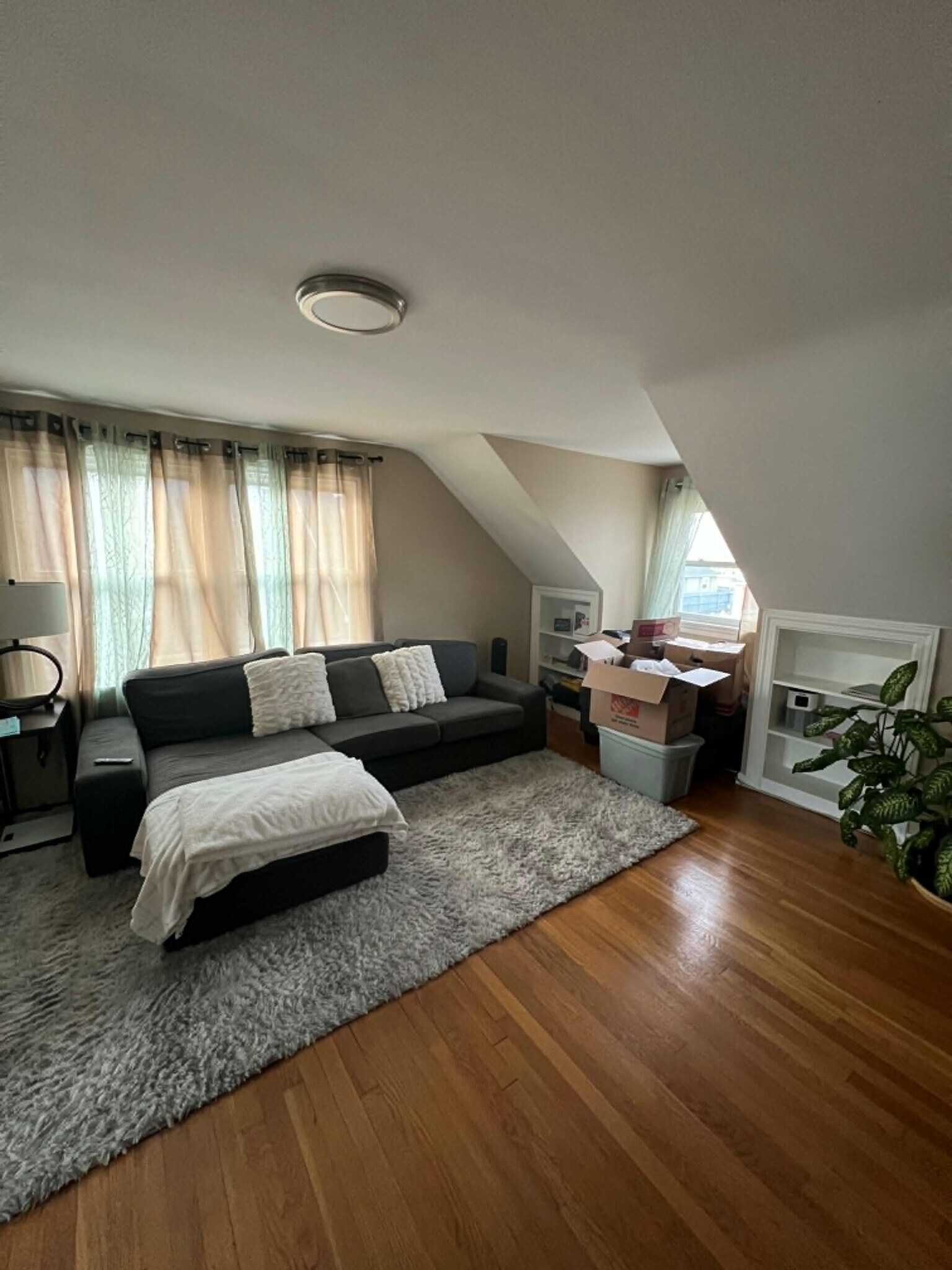 Building Photo - 47 Dickinson Ave