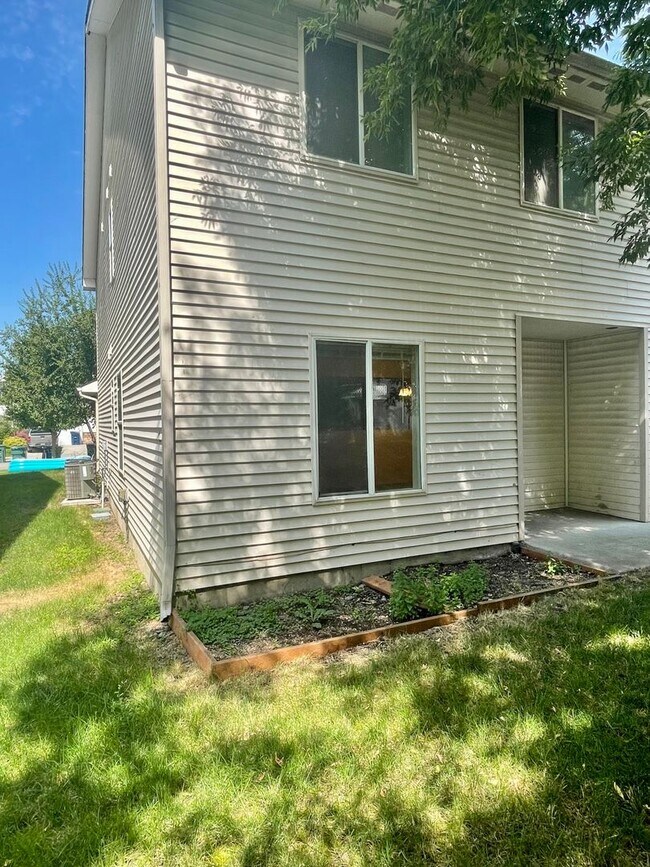 Building Photo - 3484 Vela Pl