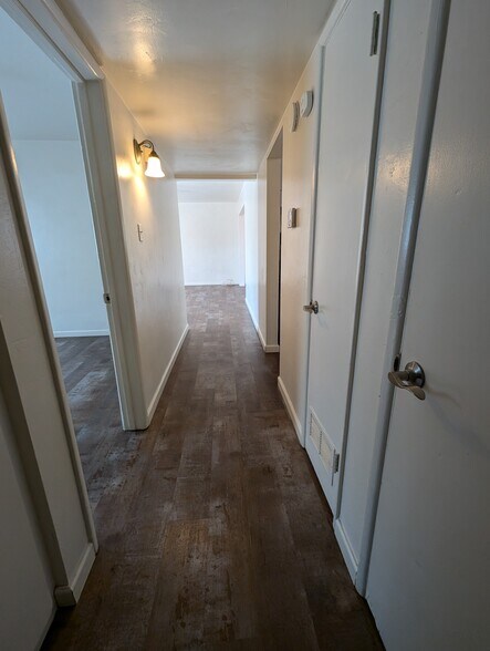 Building Photo - 1812 S Hardy Dr