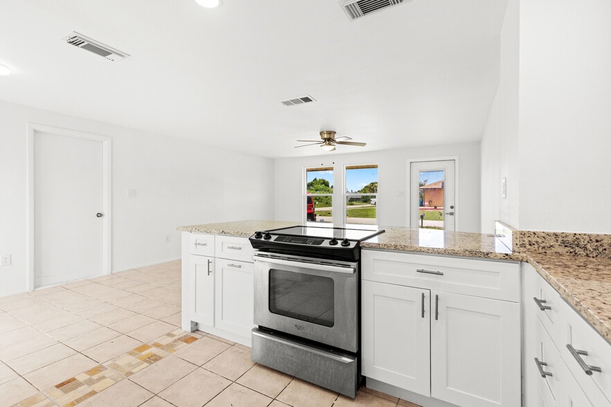 Building Photo - 1057 Tropical Ave NW