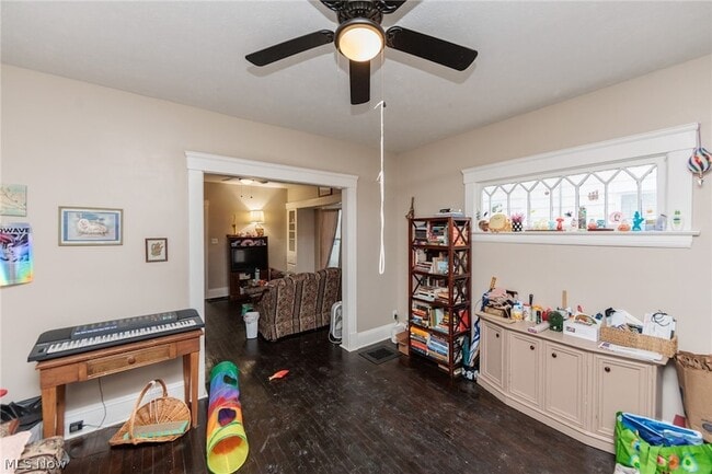 Building Photo - 1446 Hopkins Ave