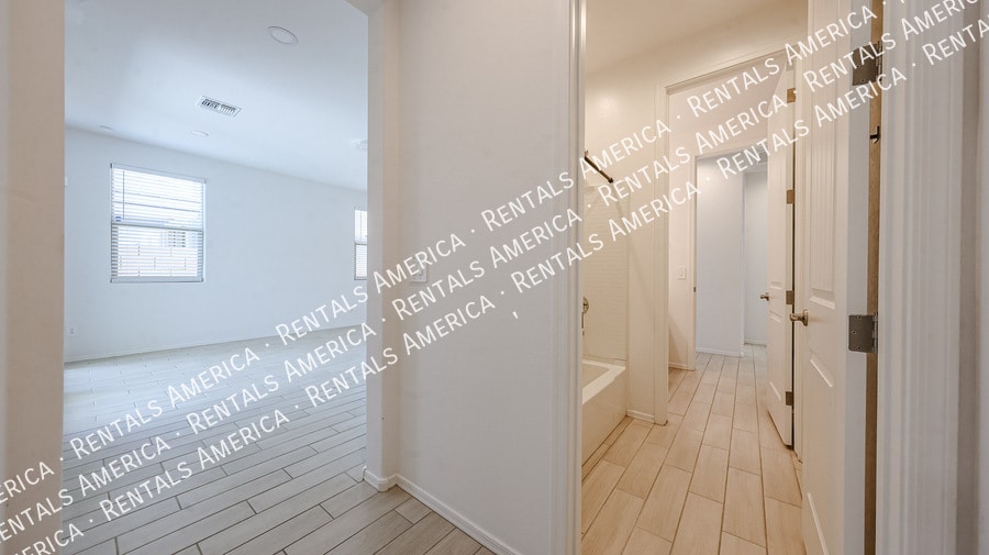 Building Photo - 15689 W Woodlands Ave