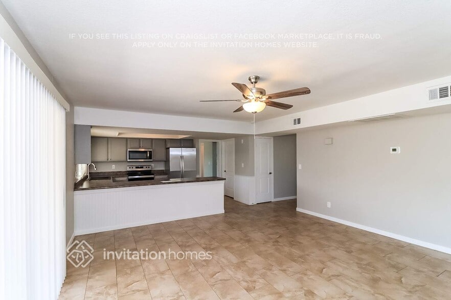 Building Photo - 10623 N 49th Ave