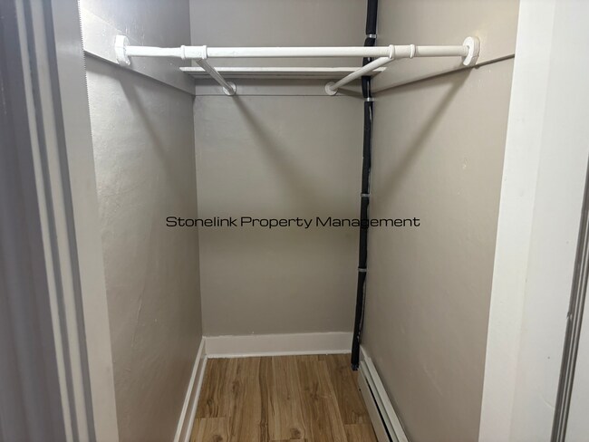 Building Photo - 161 Farm St