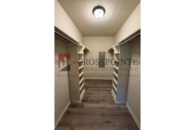 Building Photo - Almost Ready! 2 Bedroom 1 Bath ON Lake Palestine!