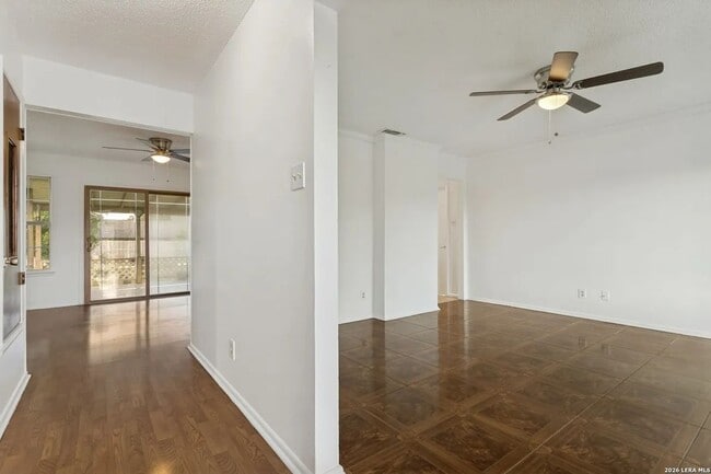 Building Photo - 207 Balboa Dr