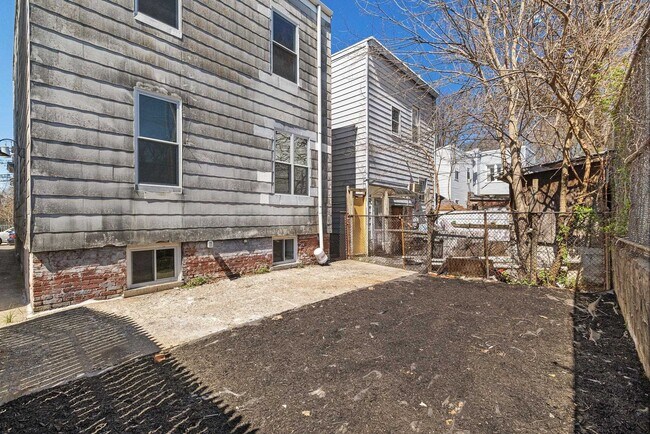 Building Photo - 20 Delaware Ave