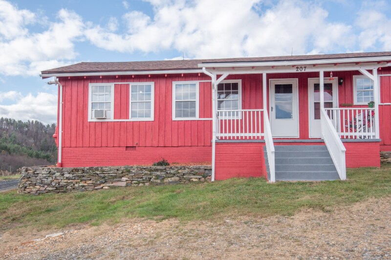 Building Photo - 207 Doe Meadows Dr