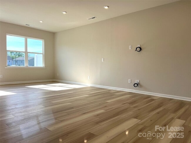 Building Photo - 3114 Hutton Gdns Ln