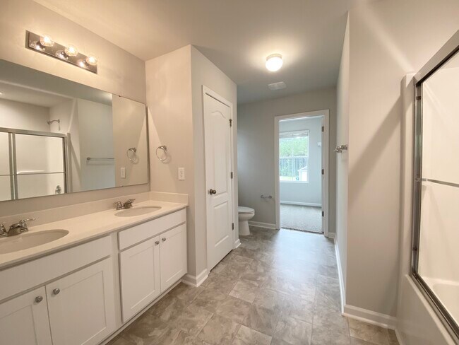 Building Photo - 793 Conductor Ct