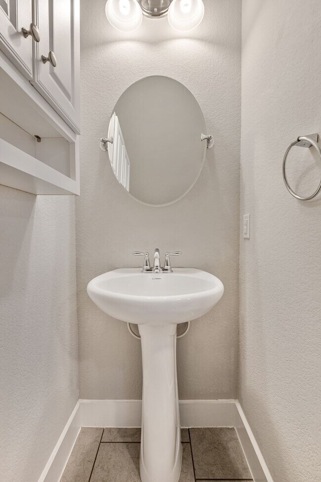 Building Photo - Beautiful Crestview Station Home with Garage & Covered Patio