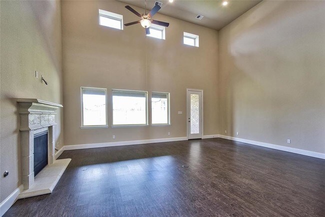 Building Photo - 21203 Bradford Grove Dr