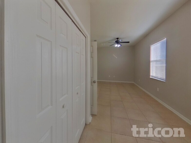 Building Photo - 1810 Cattleman Dr