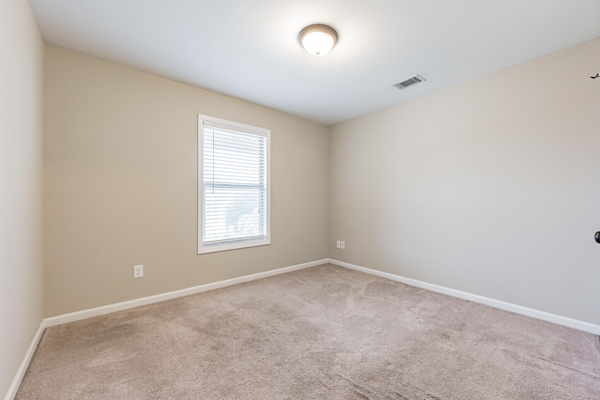 Building Photo - 6208 Mimosa Gardens Dr