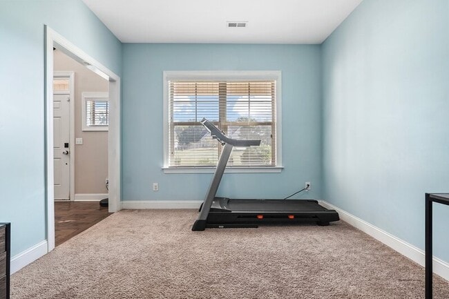 Building Photo - 501 Daylily Ct