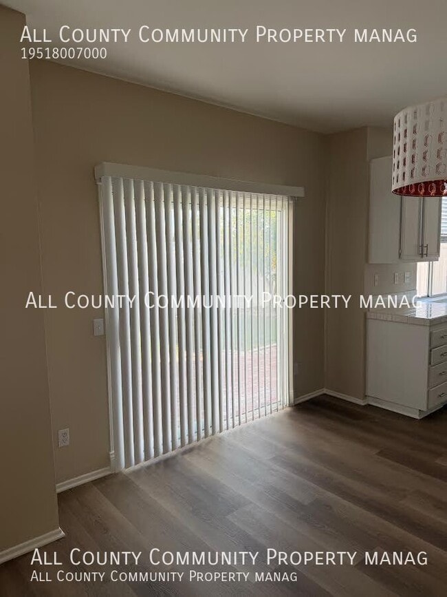 Building Photo - 42176 Chestnut Dr