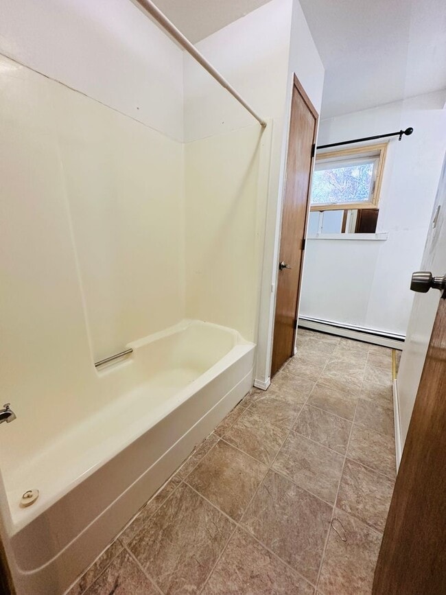 Building Photo - 4th Ave - 910/908/908B