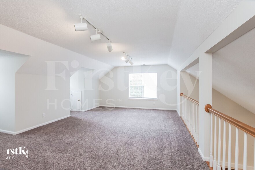 Building Photo - 7031 Reedy Creek Rd