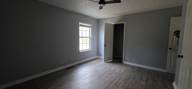 Building Photo - 2323 Ilolo St