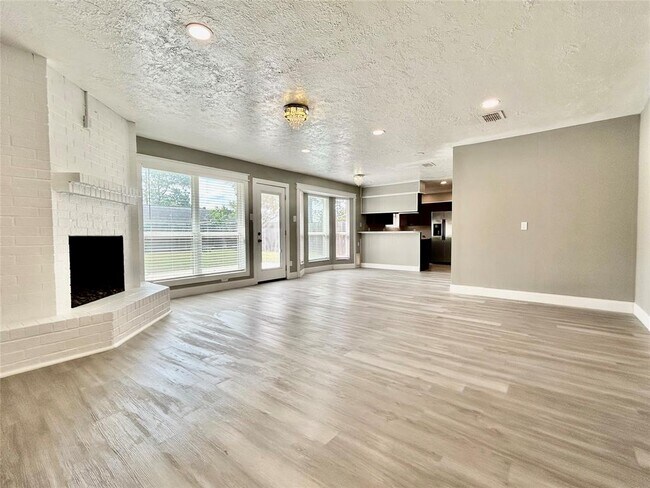 Building Photo - 1808 Sleepy Creek Way