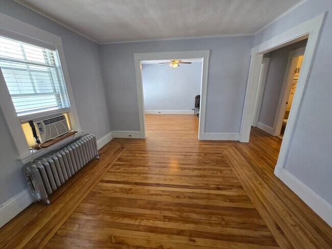Building Photo - 30 Maple Ave