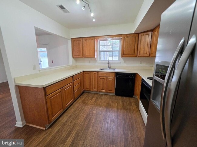 Building Photo - 9 Gristmill Dr
