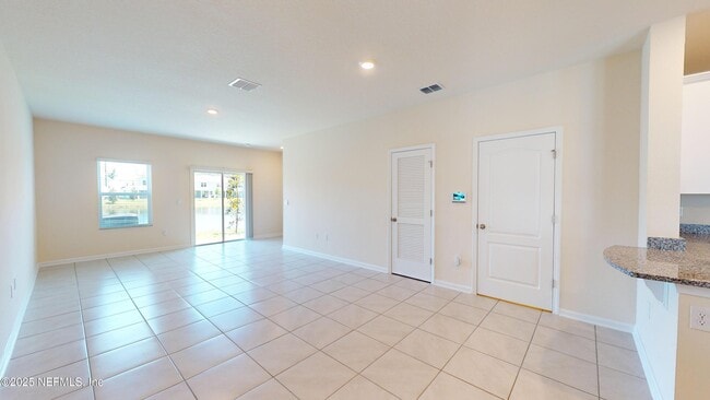 Building Photo - 67 Oarsman Xing Dr