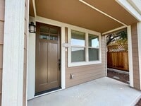 Building Photo - 1 Bedroom, 1 Bath Condo, End Unit, Convenient Napa Location