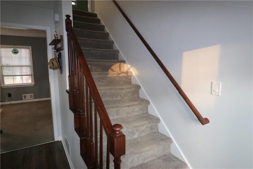 Building Photo - 1302 Stephens St SW