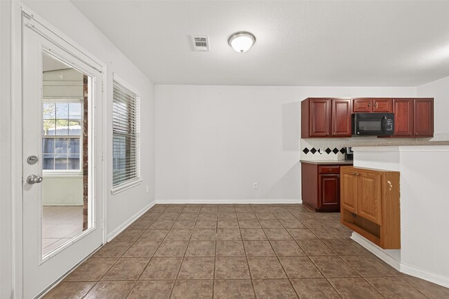 Building Photo - 8427 Brickhaven Ln