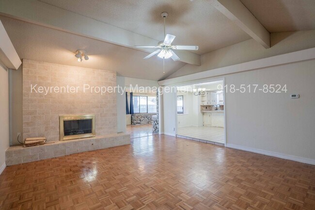 Building Photo - 3 Bed | 2 Bath in South Tulsa!