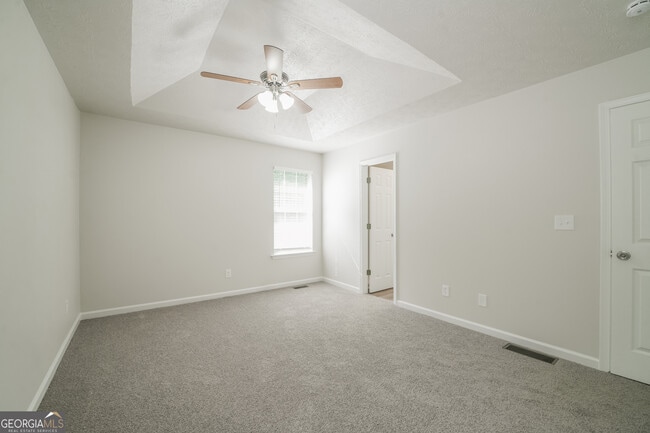 Building Photo - 322 Yale Ct