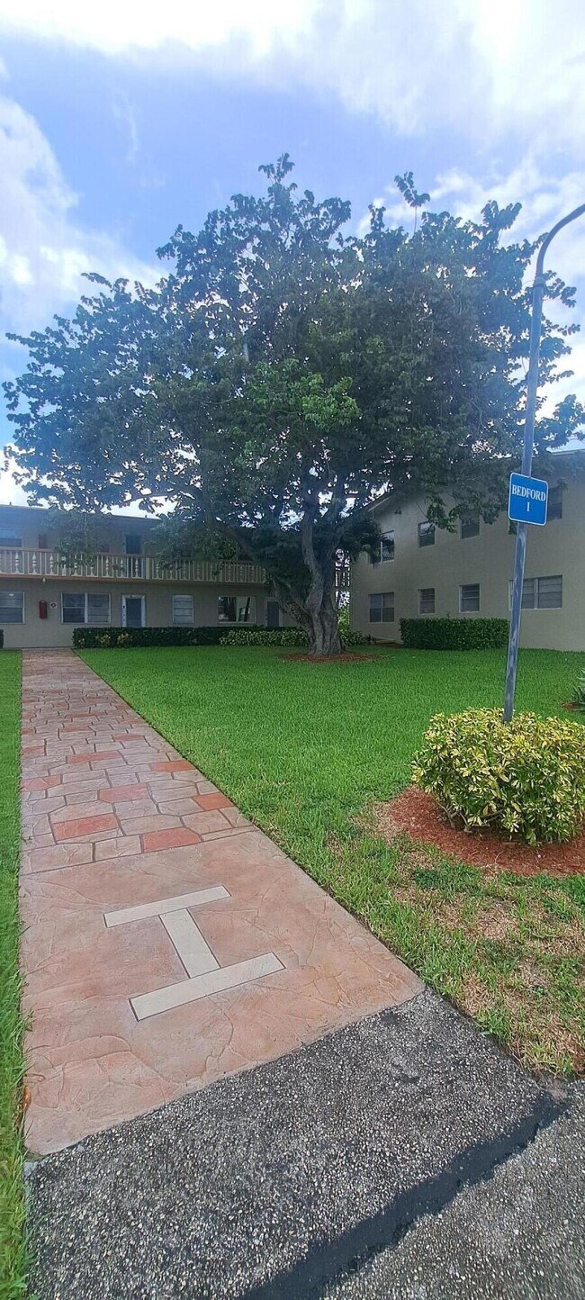 Primary Photo - 230 Bedford E