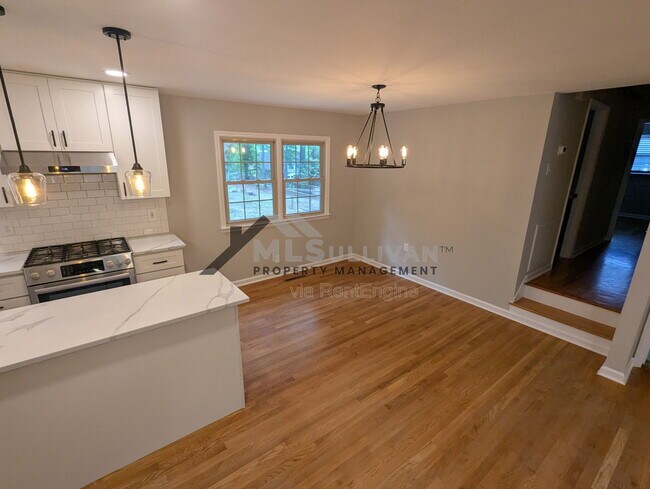 Building Photo - 6226 Dello St