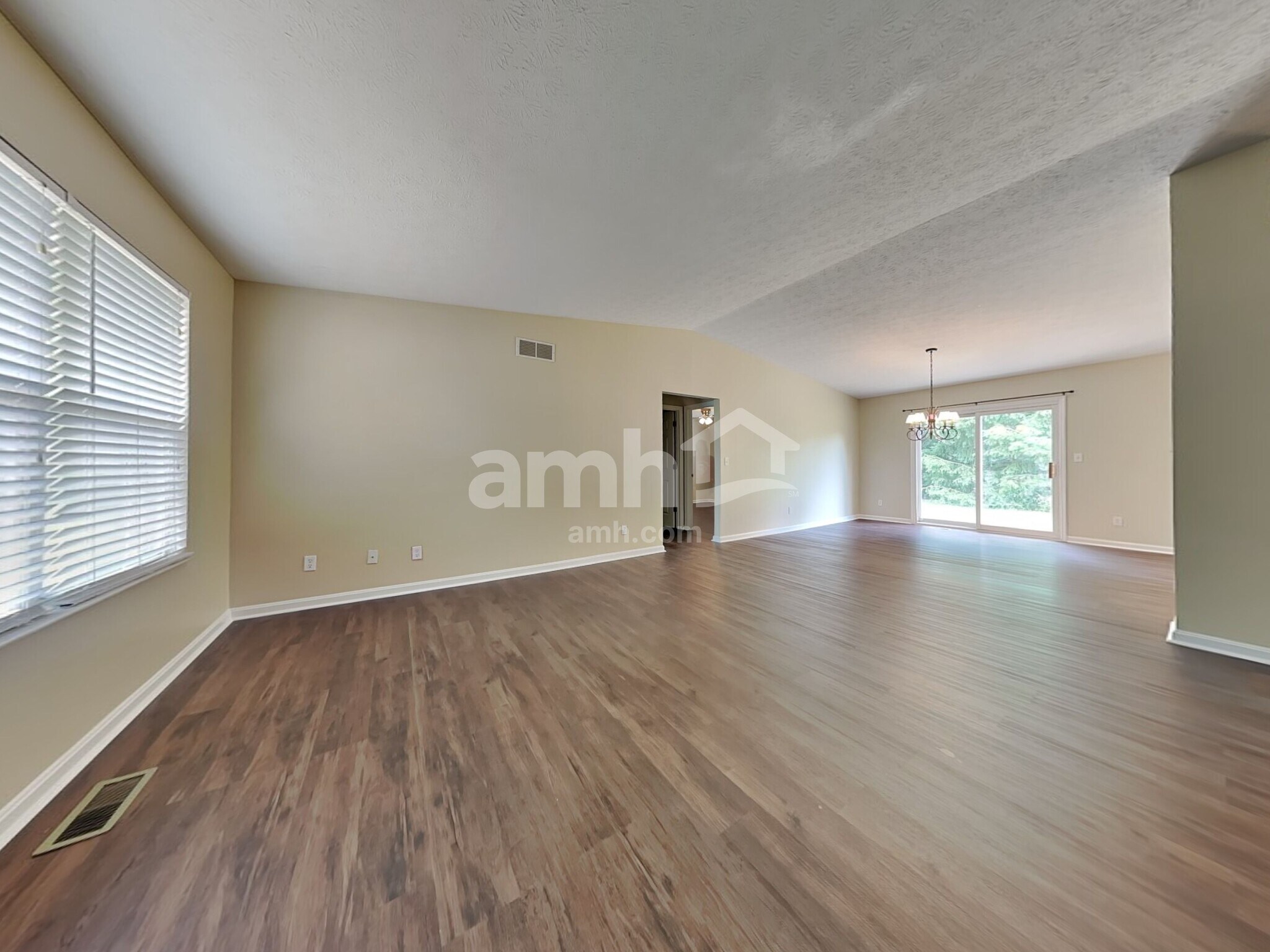 Building Photo - 410 Morning Sun Dr