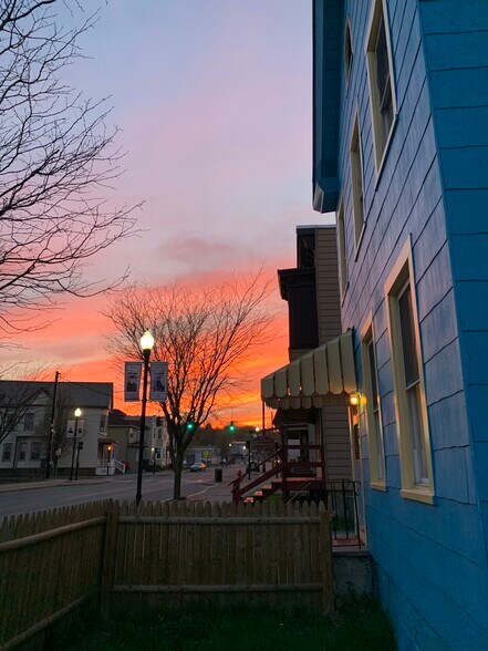 Front entrance - 813 19th St