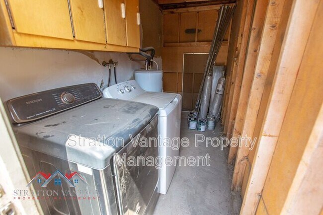 Building Photo - 3120 N 67th Ln