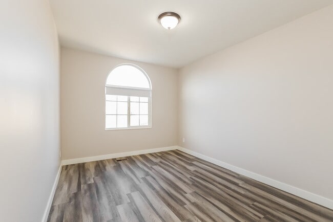 Building Photo - 6089 Van Gogh Cir