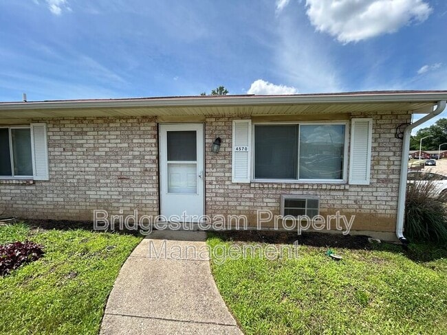 Primary Photo - 4570 Waynedale Cir