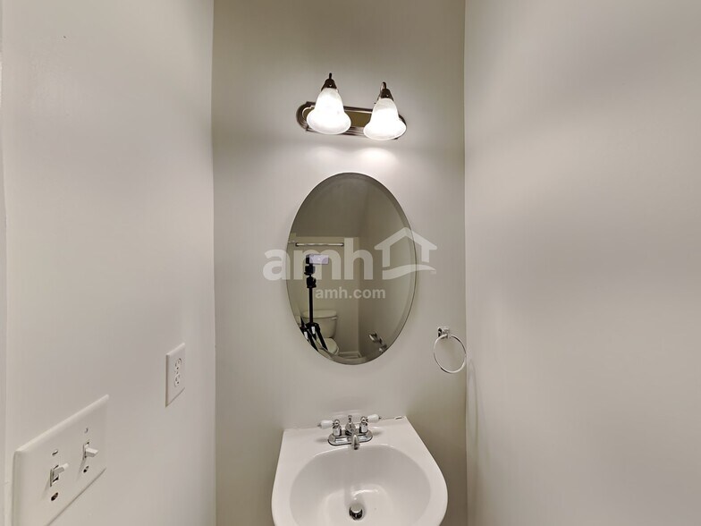 Building Photo - 14617 Karen Graham Ct